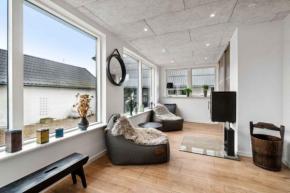 Modern House With Space For Relaxation, Aakirkeby